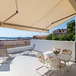 Apartament Nada Sea View Centre