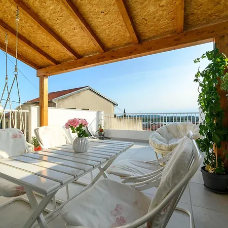 Nada Sea View Centre Szybenik