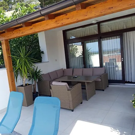 Apartament Nada Sea View Centre