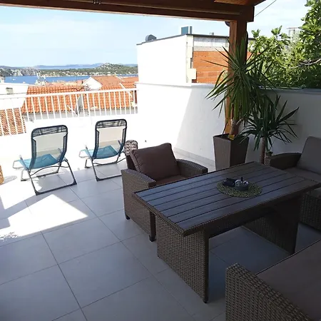 Apartament Nada Sea View Centre