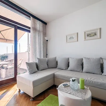 Nada Sea View Centre דירה *