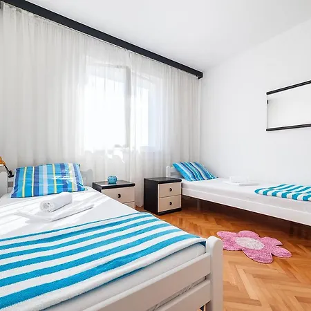 Nada Sea View Centre شيبينيك