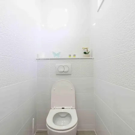 Nada Sea View Centre * שיבניק