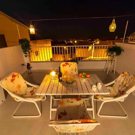 Nada Sea View Centre דירה *