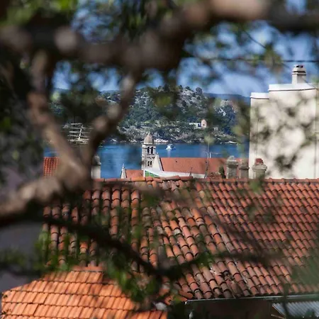 Nada Sea View Centre * שיבניק