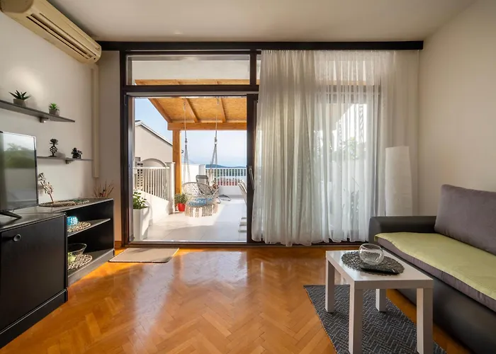 Nada Sea View Centre *