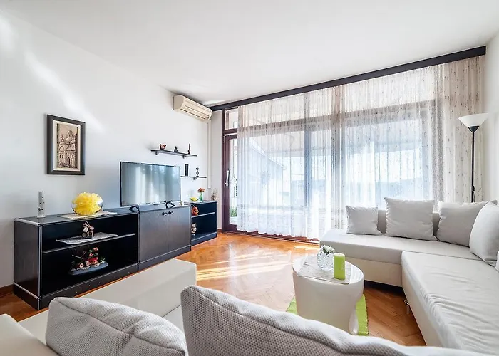 Apartamento Nada Sea View Centre