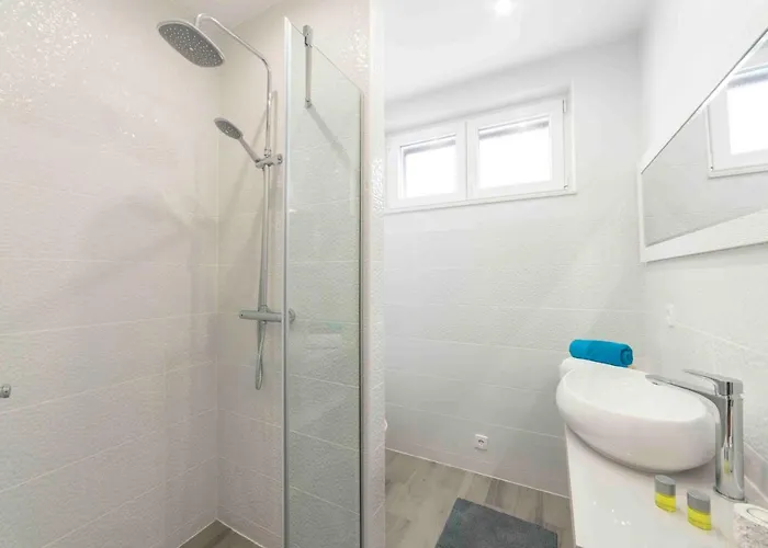 Nada Sea View Centre Apartamento