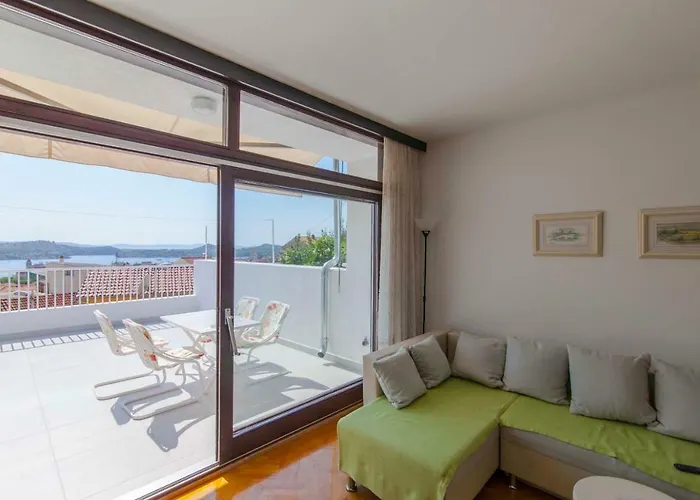 Nada Sea View Centre *