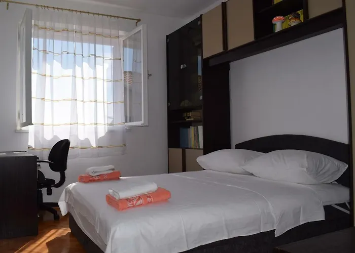 Nada Sea View Centre Apartamento *