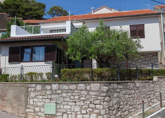 Nada Sea View Centre Apartamento *